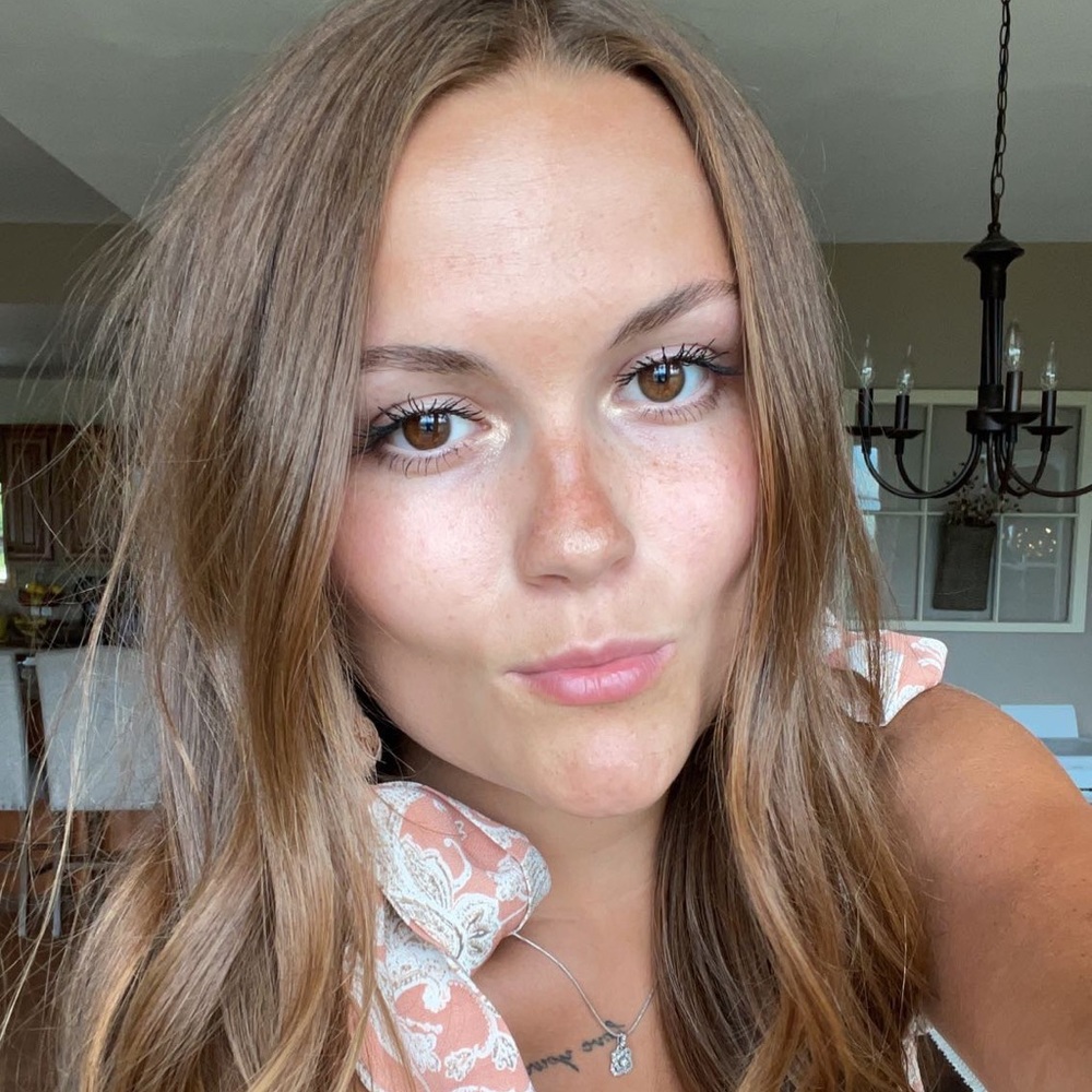 Meet your Posher, Brooke